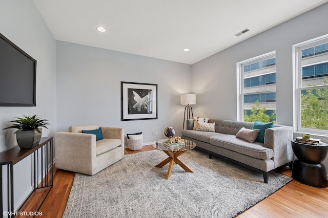 501 N Kingsbury St Unit G, Chicago, IL 60654 - living area with wood finished floors, plenty of natural light, and recessed lighting