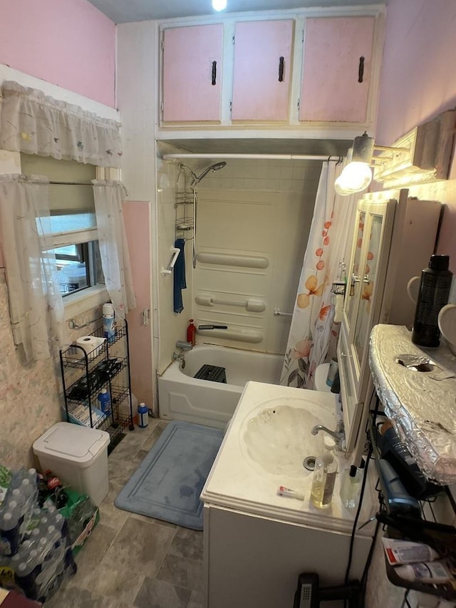 207 W Williams St, Dwight, IL 60420 - bathroom featuring vanity and shower / bath combo