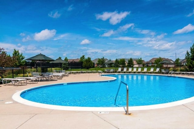 2507 Rolling Rdg, Elgin, IL 60124 - community pool featuring a patio area
