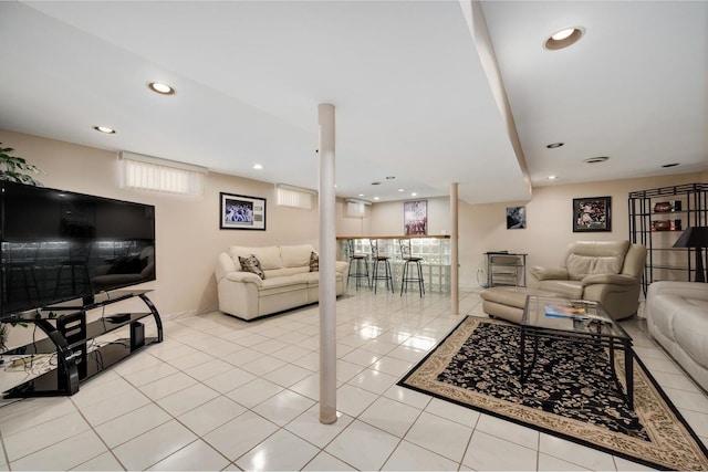 4522 N Reserve Ave, Chicago, IL 60656 - tiled living area featuring recessed lighting and baseboards