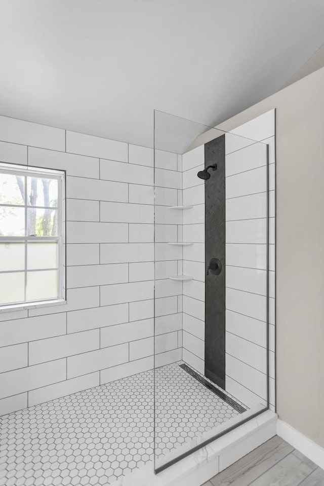 3174 Larrabee Dr, Geneva, IL 60134 - bathroom with a tile shower and baseboards