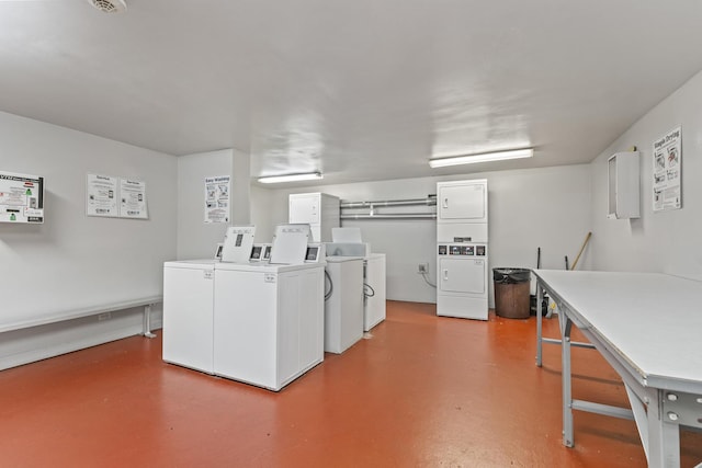 310 Lathrop Ave Unit 202-204, Forest Park, IL 60130 - shared laundry featuring stacked washing machine and dryer and separate washer and dryer
