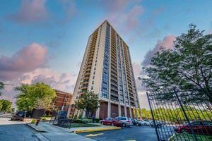 3001 S Michigan Ave Unit 2202, Chicago, IL 60616 - view of property featuring uncovered parking