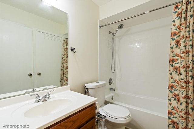 101 E Fabish Dr Unit 101, Buffalo Grove, IL 60089 - bathroom featuring vanity, shower / bath combination with curtain, and toilet