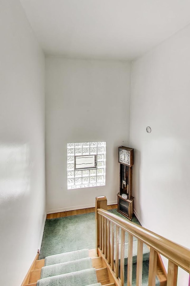 1021 S Blvd, Evanston, IL 60202 - stairway featuring baseboards