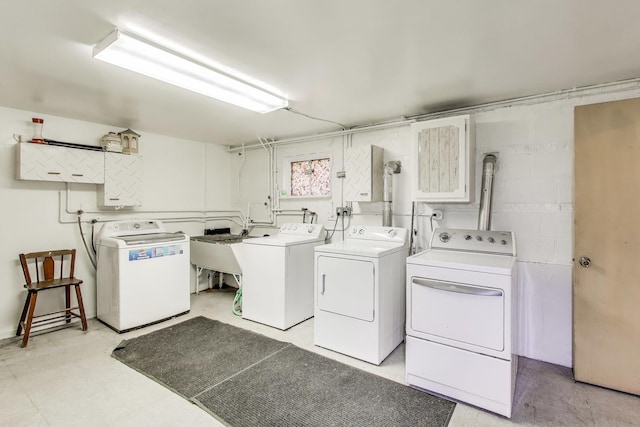 1021 S Blvd, Evanston, IL 60202 - laundry room featuring washer and clothes dryer