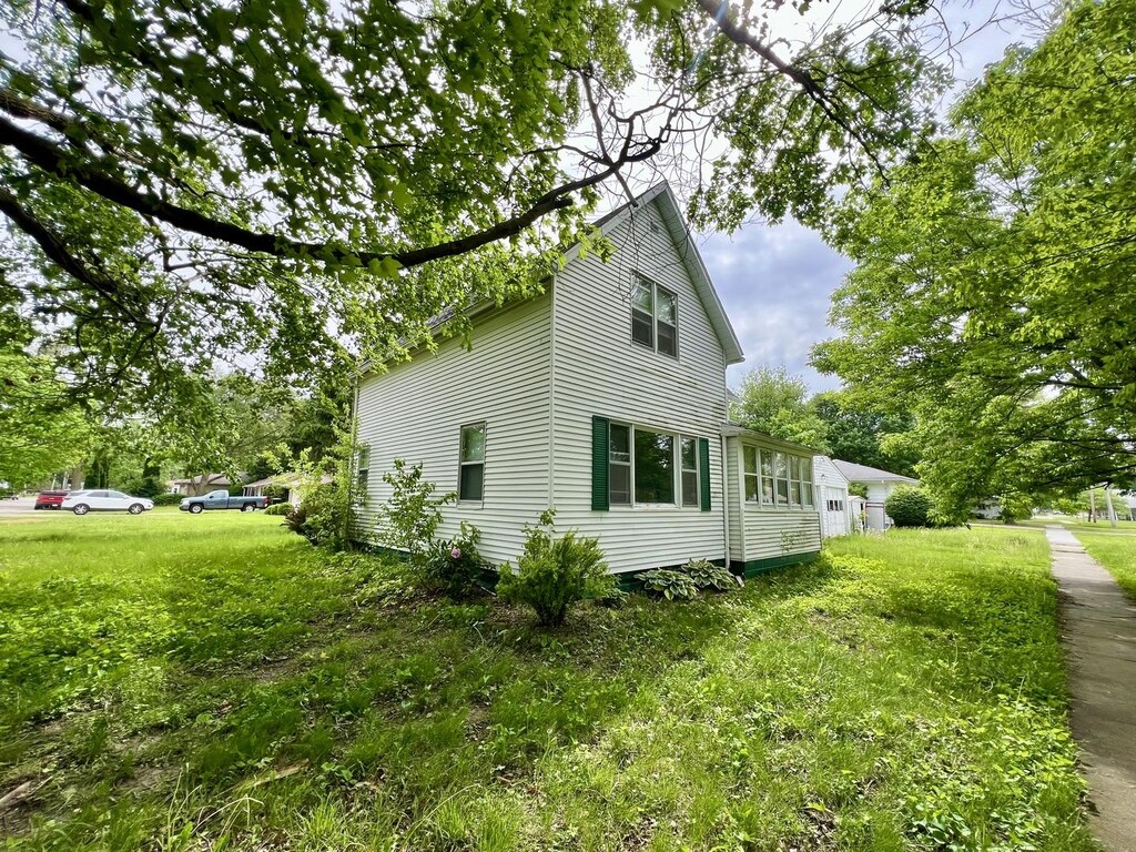 866 E Center St, Paxton, IL 60957 - photo 1
