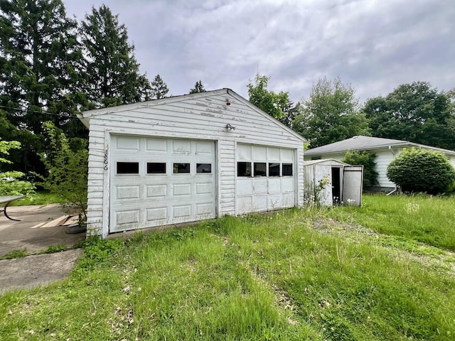 866 E Center St, Paxton, IL 60957 - view of detached garage