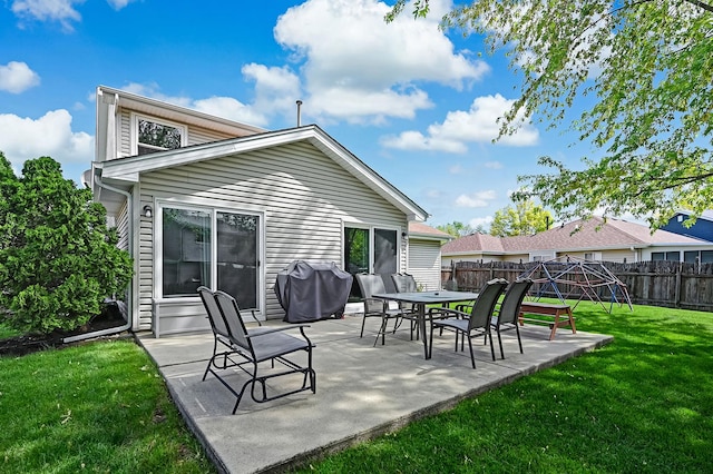 3025 Diane Dr, Aurora, IL 60504 - back of property featuring a patio area