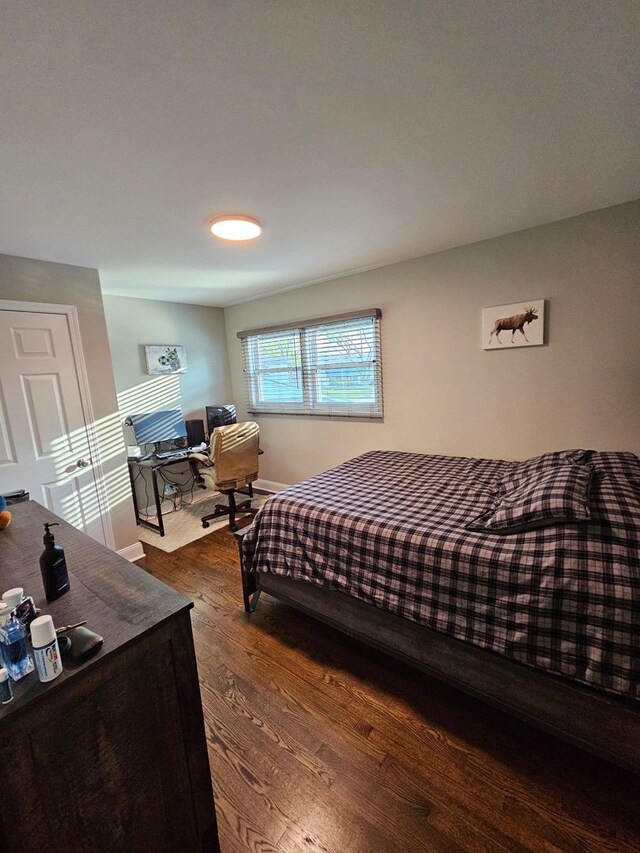 8 W Emerson St, Arlington Heights, IL 60005 - bedroom featuring wood finished floors and baseboards