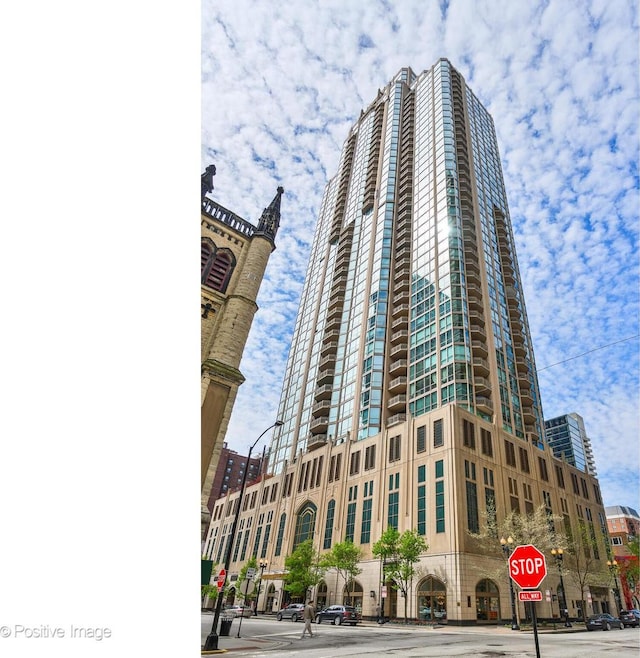 21 E Huron St Unit 3204, Chicago, IL 60611 - view of building exterior