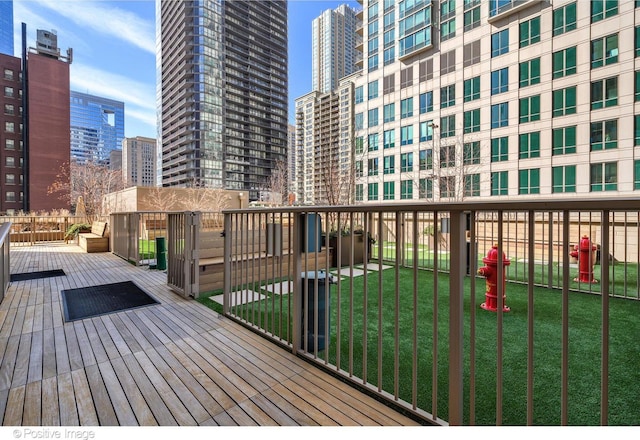 21 E Huron St Unit 3204, Chicago, IL 60611 - deck featuring a city view and a yard