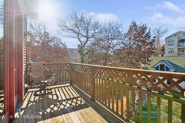 4752 N Beacon St, Chicago, IL 60613 - view of wooden terrace