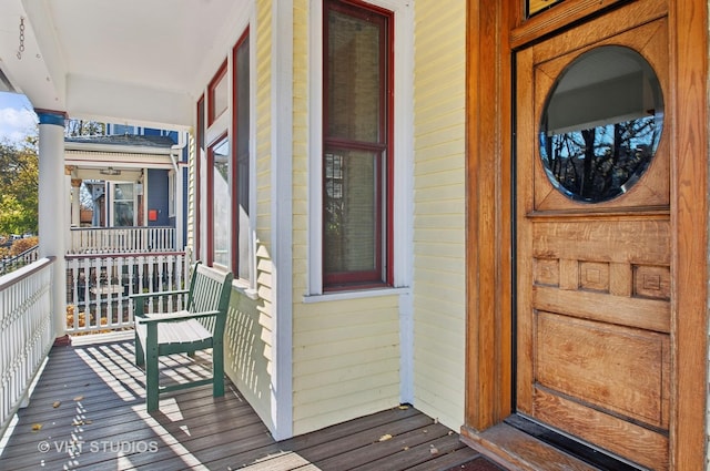 4752 N Beacon St, Chicago, IL 60613 - view of exterior entry featuring covered porch