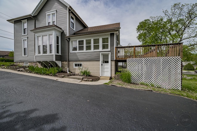 125 Arbor Ave, West Chicago, IL 60185 - back of house with a wooden deck