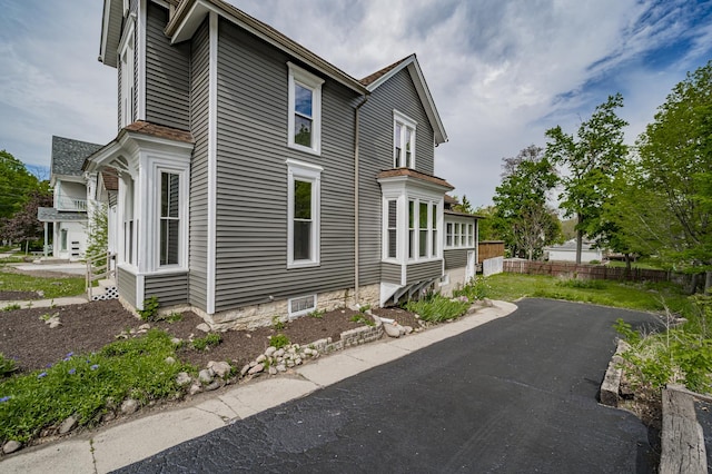 125 Arbor Ave, West Chicago, IL 60185 - view of side of property featuring fence