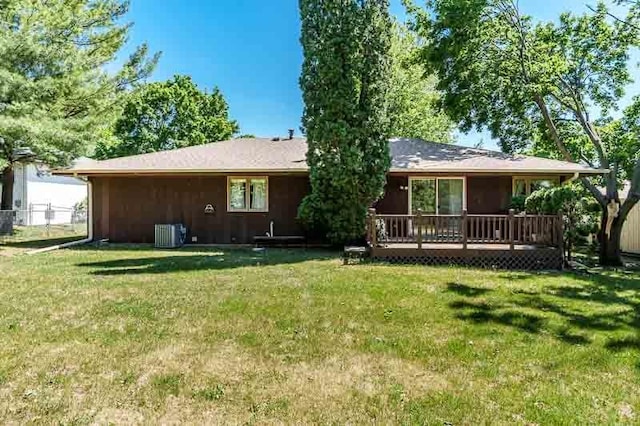 5718 Tasselbury Close, Rockford, IL 61114 - back of property with a wooden deck