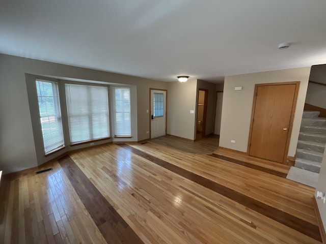 122 Tay River Dr, Carpentersville, IL 60110 - photo 5
