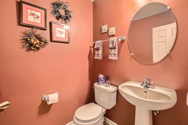 614 Grand Canyon Cir, Crystal Lake, IL 60014 - bathroom featuring toilet and baseboards