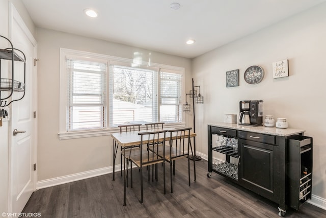 1080 E Prairie Ave, Des Plaines, IL 60016 - dining area featuring dark wood-type flooring, baseboards, healthy amount of natural light, and recessed lighting