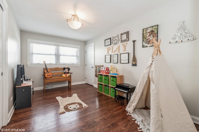1080 E Prairie Ave, Des Plaines, IL 60016 - playroom with wood finished floors and baseboards