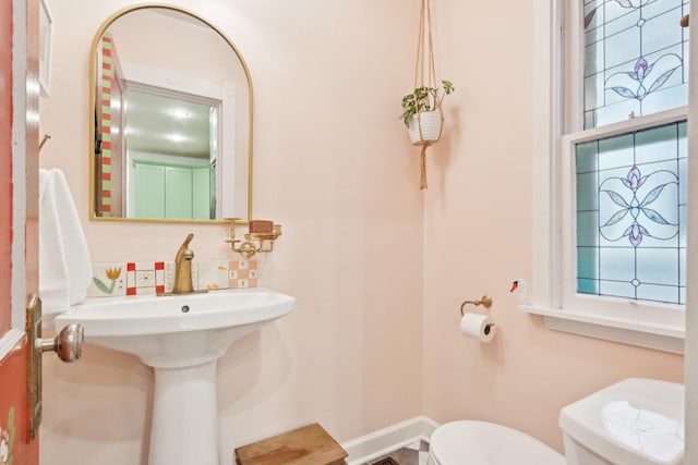 1031 S Humphrey Ave, Oak Park, IL 60304 - half bathroom with toilet and baseboards