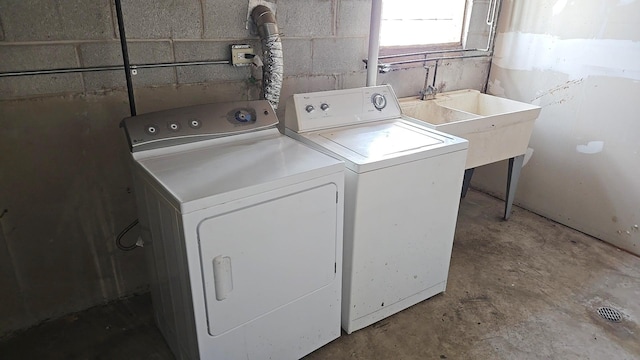 391 Mackinaw Ave, Calumet City, IL 60409 - laundry area with washer and clothes dryer