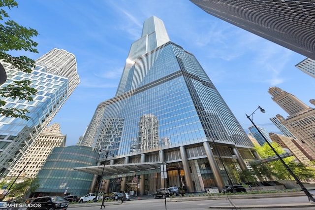 401 N Wabash Ave Unit 81F, Chicago, IL 60611 - view of building exterior featuring a city view