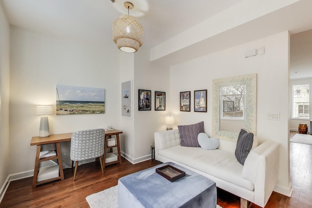 19 W 15th St, Chicago, IL 60605 - living area featuring wood finished floors and baseboards
