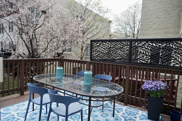 19 W 15th St, Chicago, IL 60605 - wooden terrace with outdoor dining space