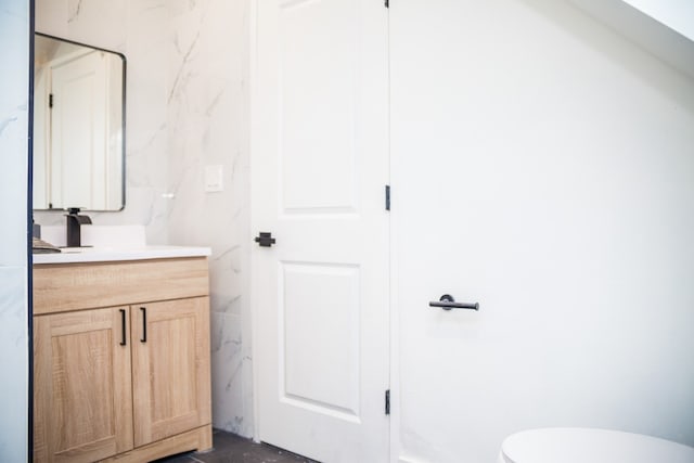 118 W 118th St, Chicago, IL 60628 - half bath with toilet and vanity