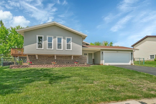 424 Falcon Ridge Way, Bolingbrook, IL 60440 - tri-level home featuring driveway and an attached garage