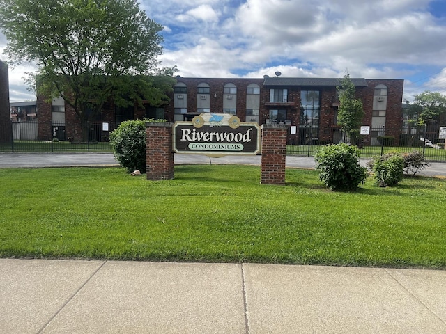 13711 S Stewart Ave Unit 2W, Riverdale, IL 60827 - photo 1