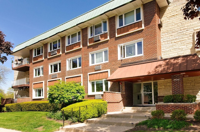2700 E Bel Aire Dr Unit 304, Arlington Heights, IL 60004 - view of building exterior