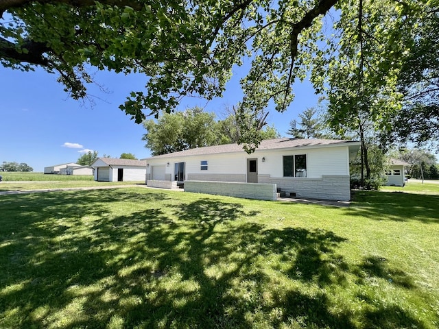 302 N Johnson St, Longview, IL 61852 - photo 3