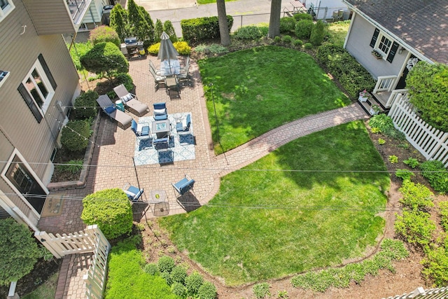 aerial view of property and surrounding area