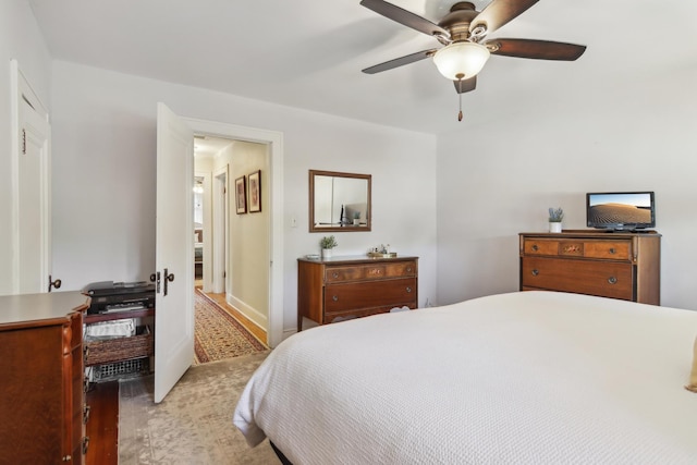 bedroom with ceiling fan