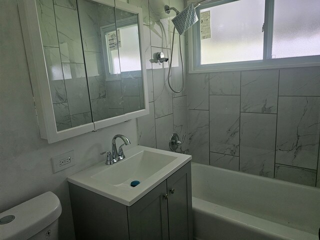216 Washington St, Park Forest, IL 60466 - full bath featuring toilet, vanity, and bathtub / shower combination