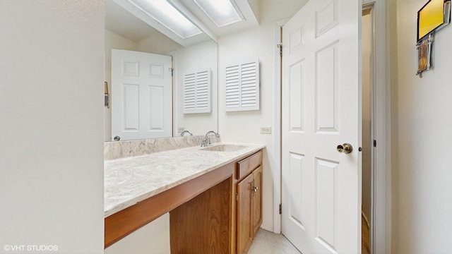 315 Carmelhead Ln, Schaumburg, IL 60193 - bathroom featuring vanity