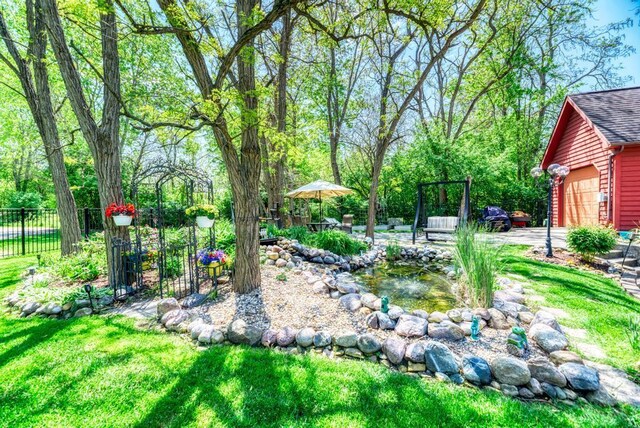 32911 Deer Ridge Dr, Wilmington, IL 60481 - view of yard with fence and an outdoor structure