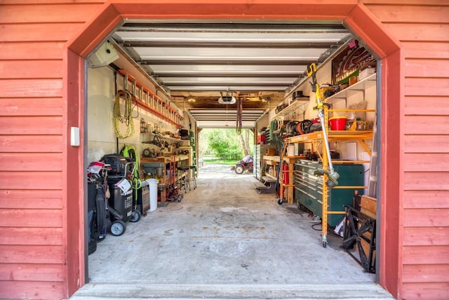 32911 Deer Ridge Dr, Wilmington, IL 60481 - garage with a garage door opener