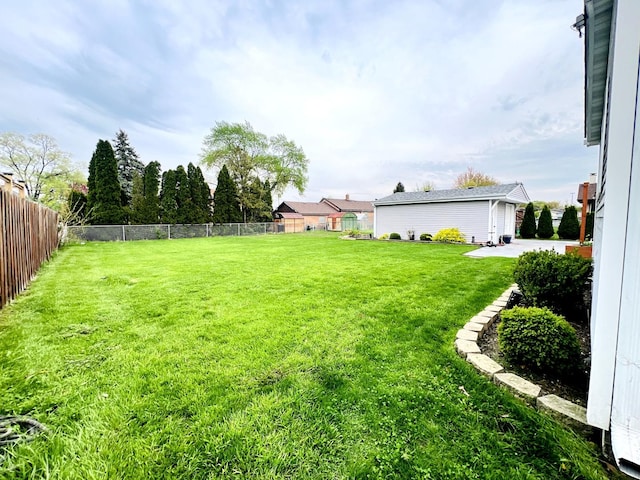 8605 Leclaire Ave, Burbank, IL 60459 - view of yard featuring a patio