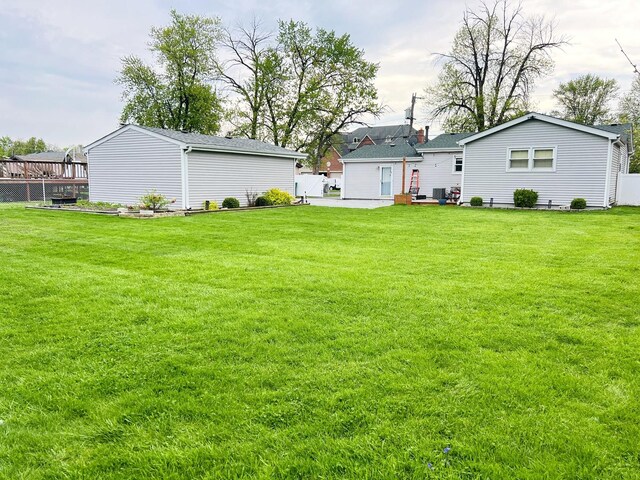8605 Leclaire Ave, Burbank, IL 60459 - view of yard
