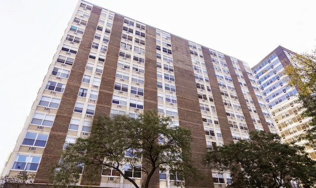 3033 N Sheridan Rd Unit 1105, Chicago, IL 60657 - view of apartment building / complex