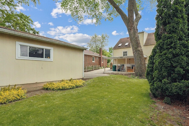 5 Ridge Rd, Lemont, IL 60439 - view of green lawn with a patio area