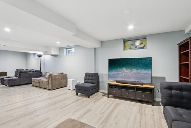 110 W Maude Ave, Arlington Heights, IL 60004 - living area with wood finished floors, recessed lighting, and baseboards