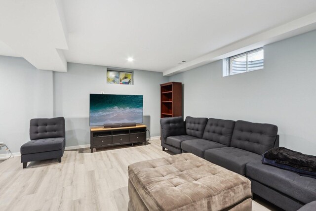110 W Maude Ave, Arlington Heights, IL 60004 - living area featuring wood finished floors, baseboards, and recessed lighting