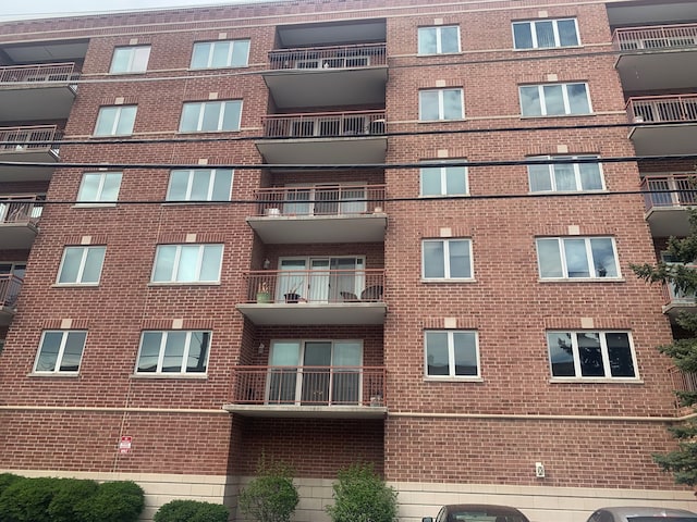 1327 E Washington St Unit 207, Des Plaines, IL 60016 - view of apartment building / complex