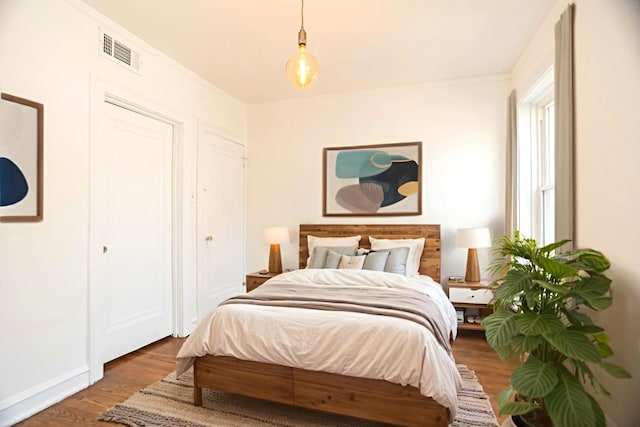 6048 N Rockwell Ave Unit 2, Chicago, IL 60659 - bedroom featuring wood finished floors