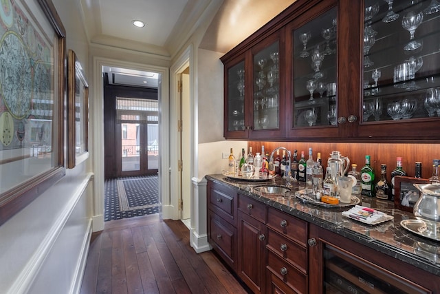 65 E Goethe St Unit 4N, Chicago, IL 60610 - indoor wet bar with dark wood-style floors, baseboards, and recessed lighting